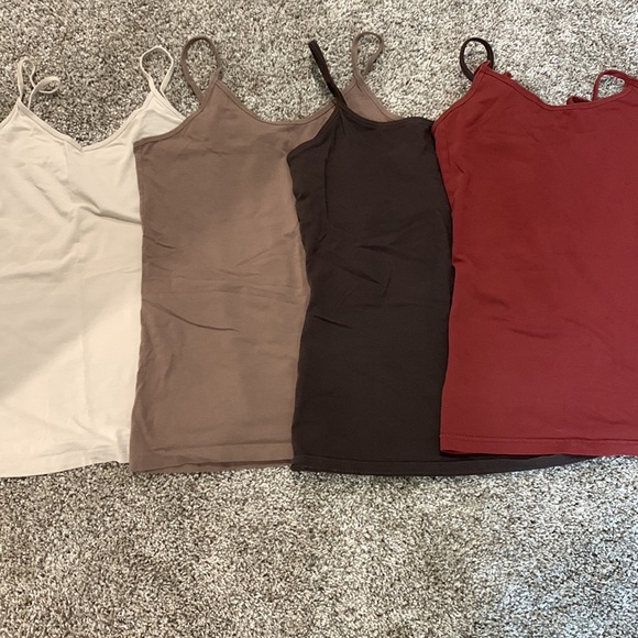 ⭐️3/$20⭐️ Bundle of Express/F21 Camisoles - Picture 3 of 4